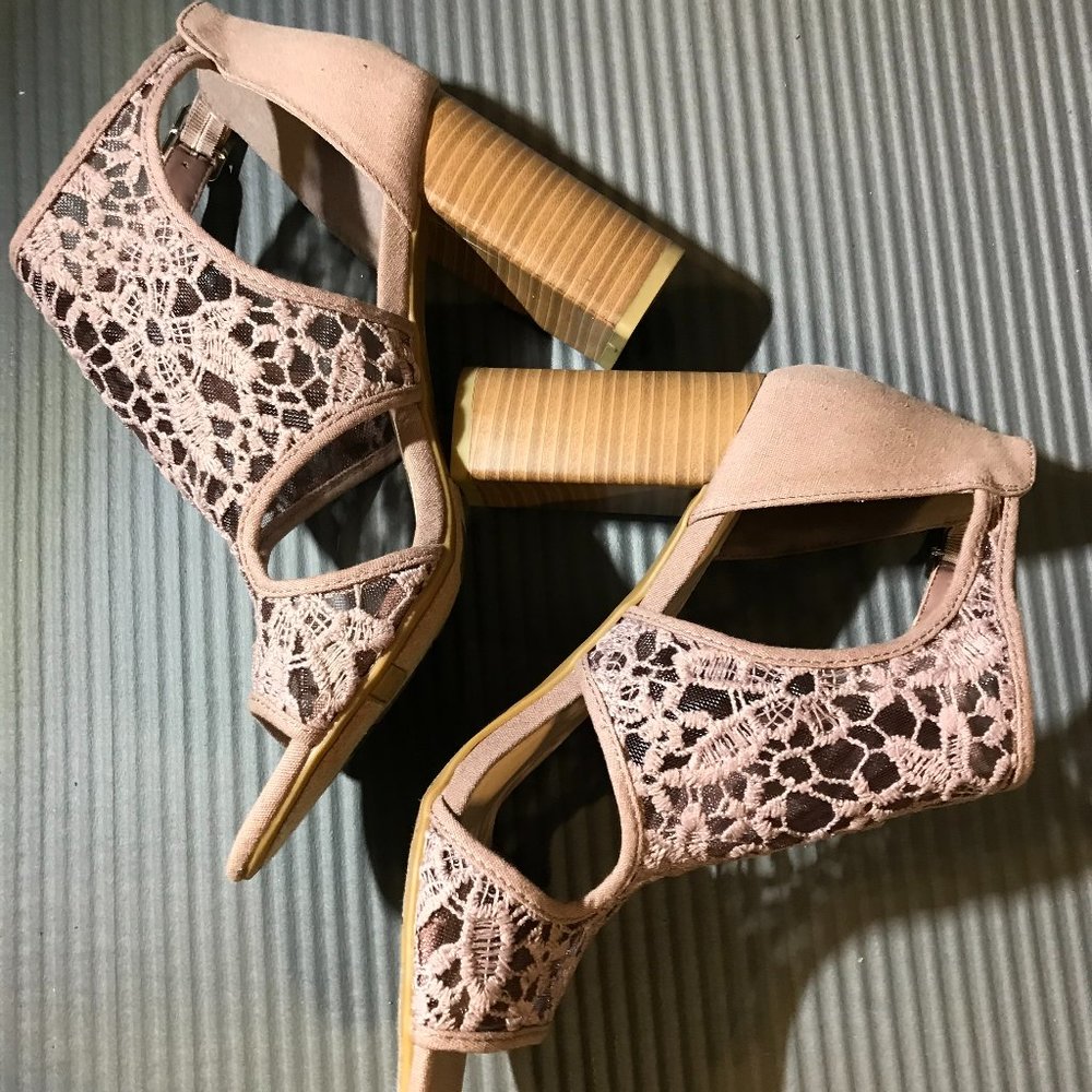 Like New Sandals